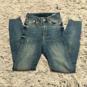 High Waisted Jeans🖤